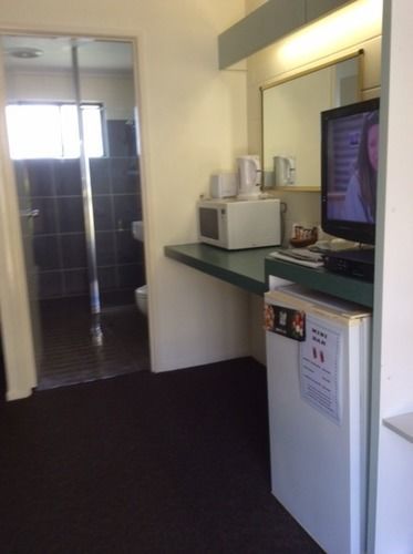 Harbour Lodge Motel แกลดสตัน ภายนอก รูปภาพ