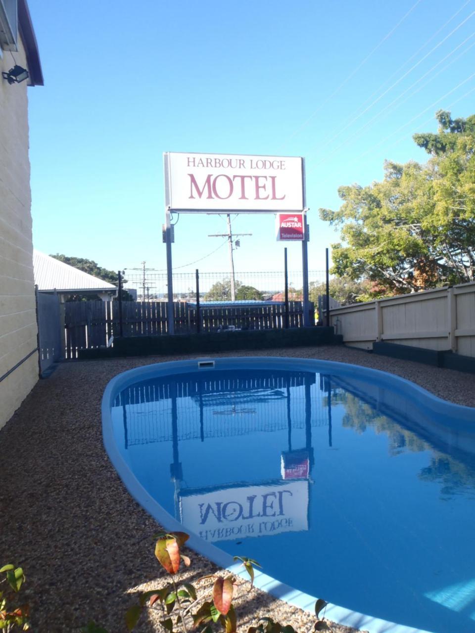 Harbour Lodge Motel แกลดสตัน ภายนอก รูปภาพ