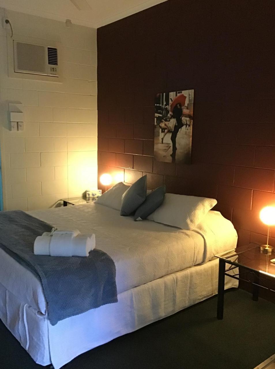 Harbour Lodge Motel แกลดสตัน ภายนอก รูปภาพ